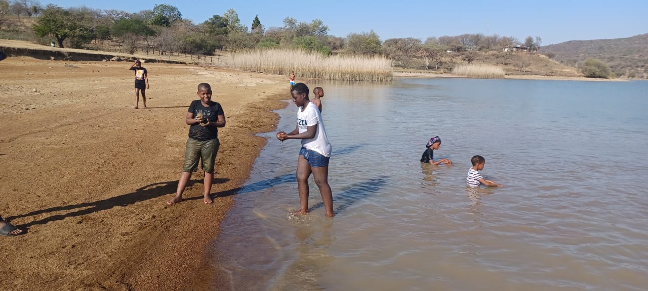 Grade 7 excursion to the Drakensberg- Wagensdrift (1)